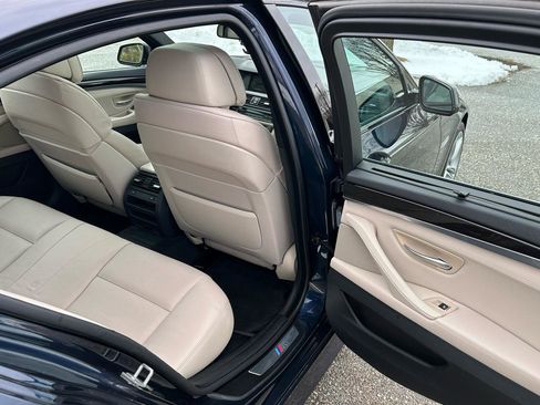Used 2013 BMW 550i xDrive Sedan image 16