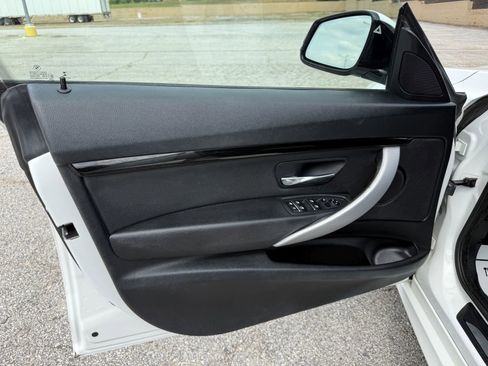 Used 2018 BMW 330i Gran Turismo xDrive AWD/4WD image 19