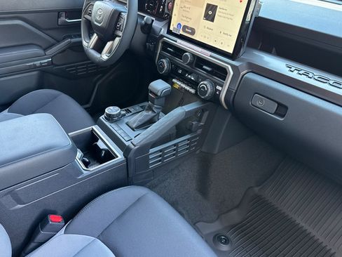 New 2026 Toyota Tacoma TRD Off-Road w/ TRD Off Road Upgrade Package AWD/4WD image 15