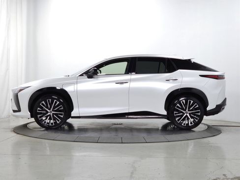 Certified 2023 Lexus RZ 450e Premium w/ Technology Package AWD/4WD image 4