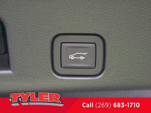New 2026 Chevrolet Traverse LT w/ Driver Confidence Package AWD/4WD image 18