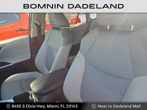 Used 2023 Toyota RAV4 XLE Premium image 12