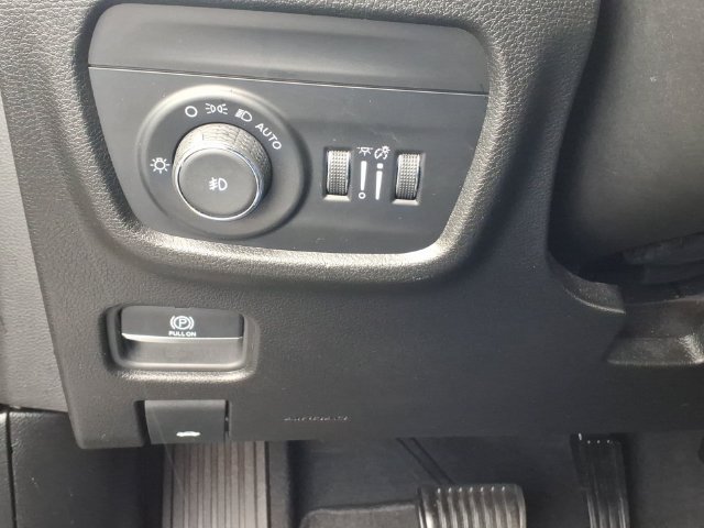 Used 2023 Jeep Grand Cherokee L Limited AWD/4WD image 24