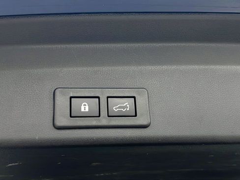 Used 2021 Subaru Ascent Premium w/ Convenience Package image 18