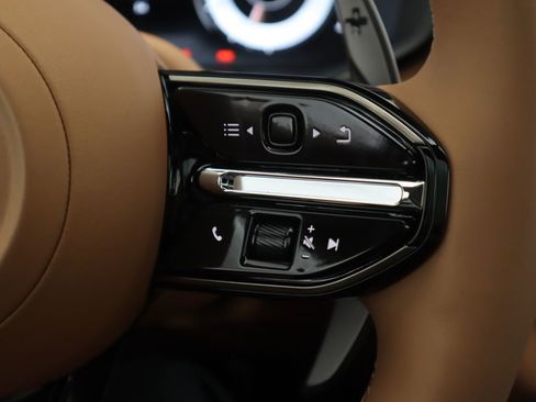 New 2026 Aston Martin DBX 707 image 12