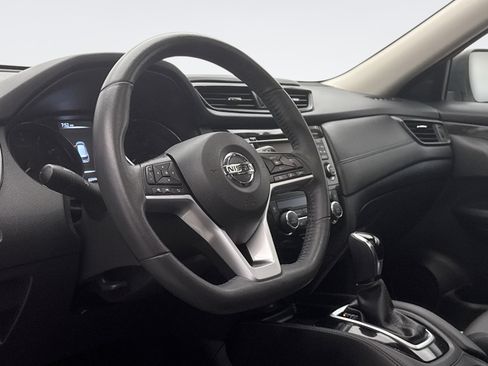 Used 2017 Nissan Rogue SL w/ SL Premium Package AWD/4WD image 7