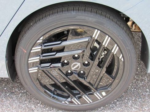 New 2026 Nissan Sentra SR w/ Floor Mat Package FWD image 11