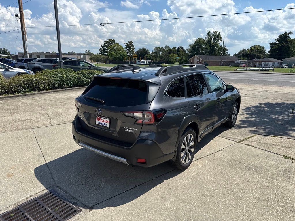 Used 2025 Subaru Outback Limited AWD/4WD image 7