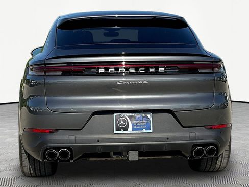 Used 2024 Porsche Cayenne S AWD/4WD image 5