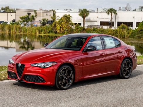 New 2025 Alfa Romeo Giulia AWD w/ Driving Assist Package image 7