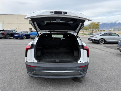 Used 2024 Chevrolet Blazer EV LT image 19