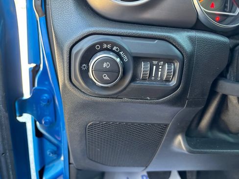 Used 2020 Jeep Gladiator Sport w/ Quick Order Package 24S AWD/4WD image 59