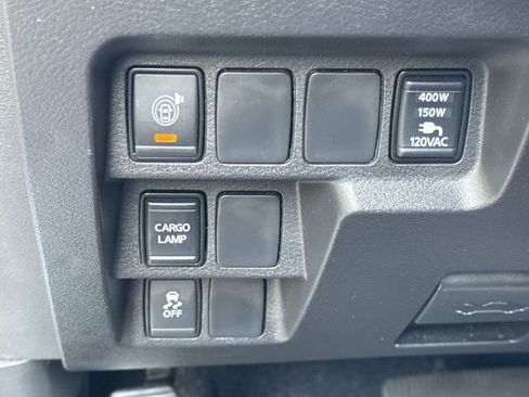 Used 2024 Nissan Frontier SL w/ Technology Package image 16