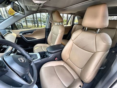 Used 2025 Toyota RAV4 XLE image 20