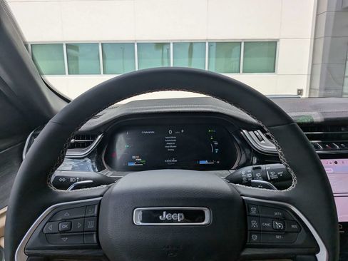 Used 2024 Jeep Grand Cherokee Limited 4xe w/ Trailer Tow Package AWD/4WD image 32