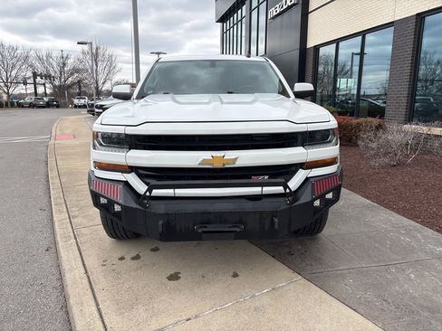 Used 2018 Chevrolet Silverado 1500 LT w/ Texas Edition image 10