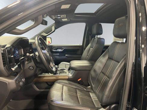 Used 2024 Chevrolet Silverado 1500 High Country AWD/4WD image 9