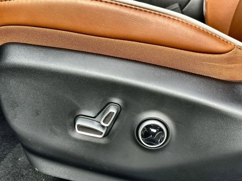 New 2026 Chrysler Pacifica Pinnacle w/ Trailer Tow Group image 14