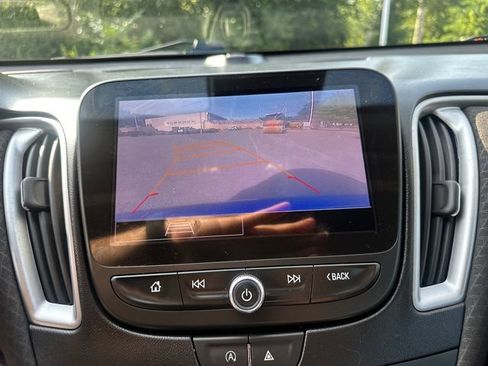 Used 2023 Chevrolet Malibu LS FWD image 35