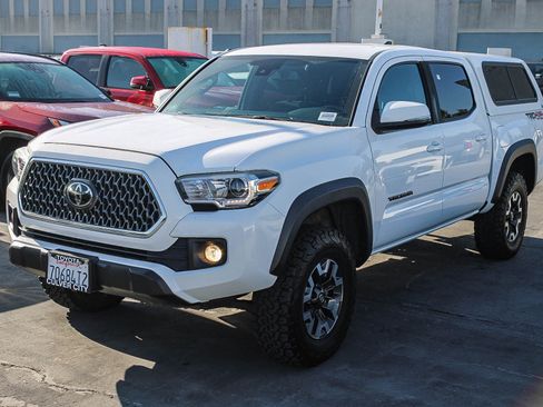 Certified 2019 Toyota Tacoma TRD Off-Road image 3