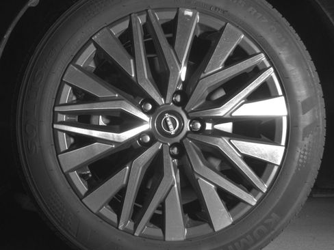 Used 2025 Nissan Altima 2.5 SV FWD image 15