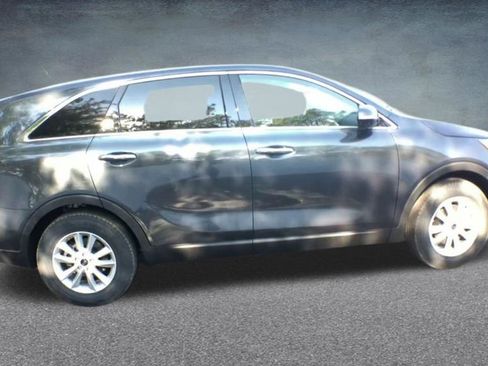 Used 2020 Kia Sorento LX FWD image 25