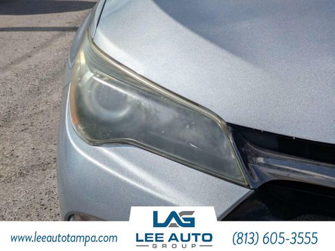 Used 2015 Toyota Camry SE FWD image 9