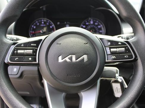 Used 2023 Kia Forte LXS w/ LXS Technology Package FWD image 17