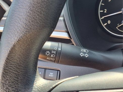 Used 2025 Nissan Altima 2.5 SV FWD image 19