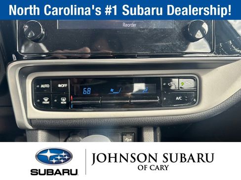 Used 2017 Toyota Corolla LE image 12