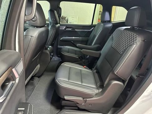 Used 2024 GMC Acadia Denali w/ Super Cruise Package AWD/4WD image 8