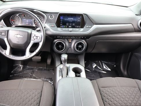 Used 2019 Chevrolet Blazer LT FWD image 17