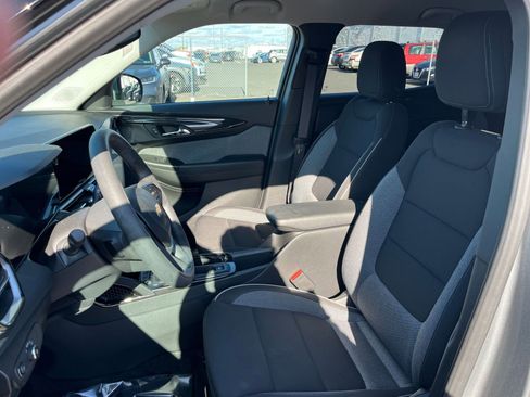 Used 2025 Chevrolet TrailBlazer LT image 34
