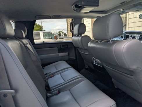 Used 2015 Toyota Sequoia SR5 image 20