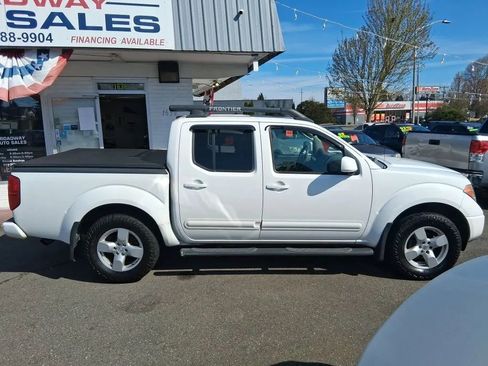 Used 2005 Nissan Frontier LE w/ (X01) Leather Pkg AWD/4WD image 4
