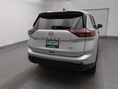 Used 2024 Nissan Rogue S AWD/4WD image 7