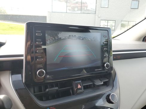 Certified 2021 Toyota Corolla LE FWD image 25