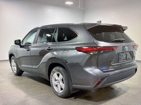 Used 2023 Toyota Highlander L image 5