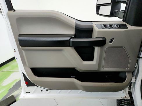 Used 2018 Ford F350 XL image 19