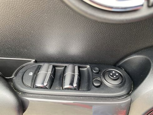 Used 2015 MINI Cooper 4-Door Hardtop image 26