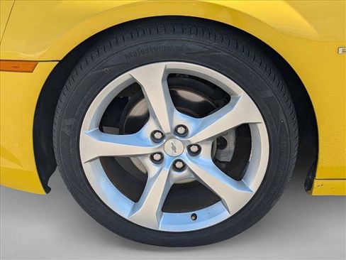 Used 2015 Chevrolet Camaro LT w/ RS Package RWD image 10