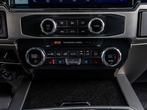 Used 2022 Ford F250 Platinum image 26