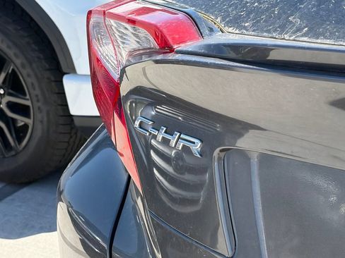 Used 2020 Toyota C-HR XLE FWD image 5