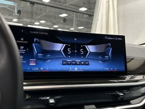Used 2026 BMW X7 xDrive40i AWD/4WD image 22