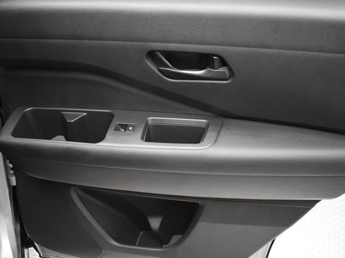 Used 2025 Nissan Pathfinder SV AWD/4WD image 27