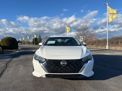 Used 2025 Nissan Sentra S image 2