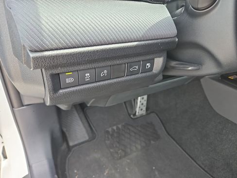 Used 2025 Toyota Camry SE FWD image 15