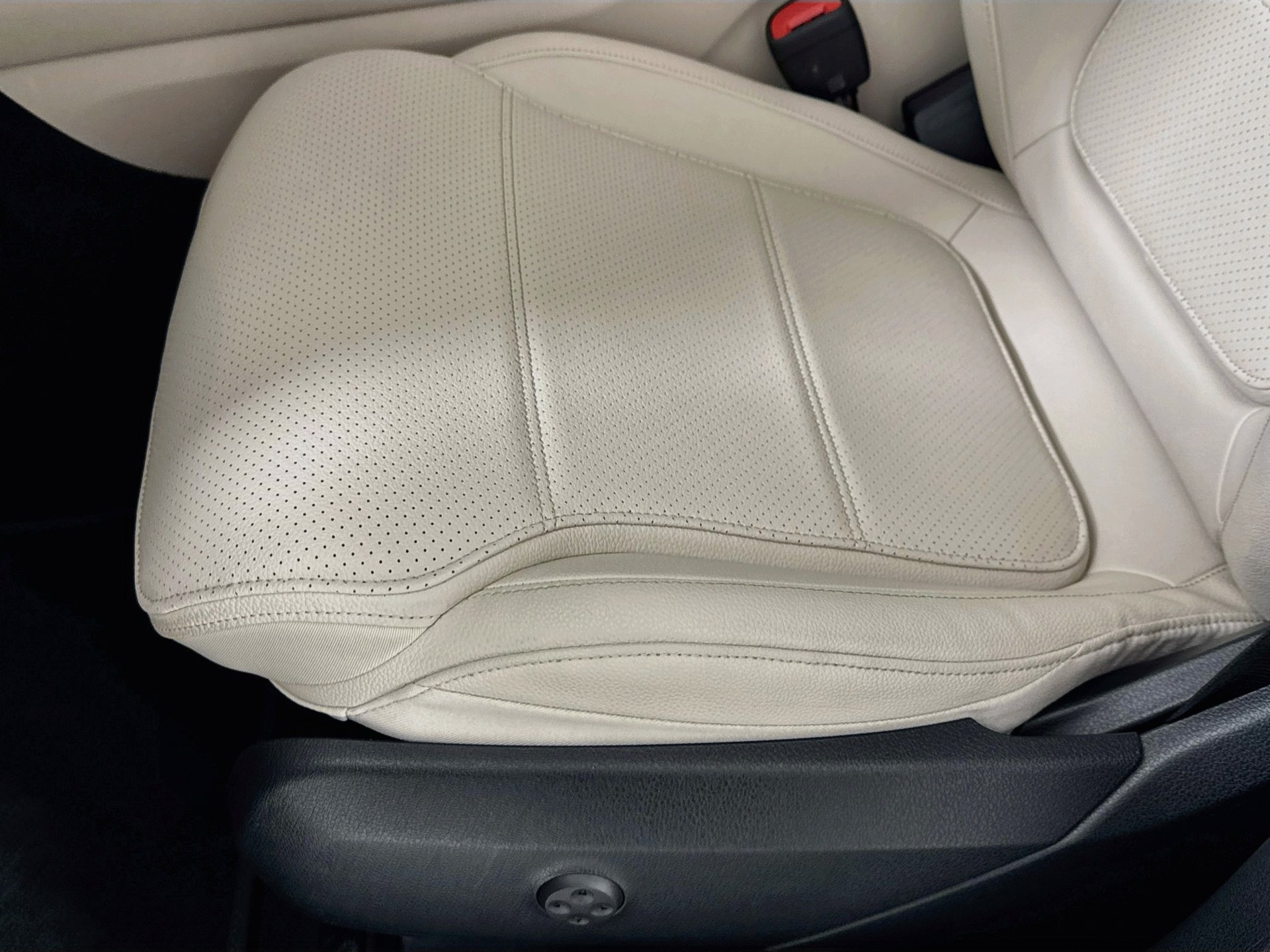 Certified 2026 Mercedes-Benz GLC 300 image 21