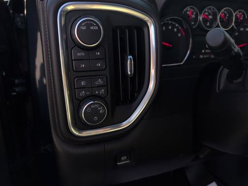 Used 2020 Chevrolet Silverado 1500 LT Trail Boss image 17