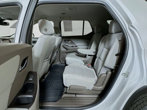 Used 2020 Chevrolet Traverse LT FWD image 21